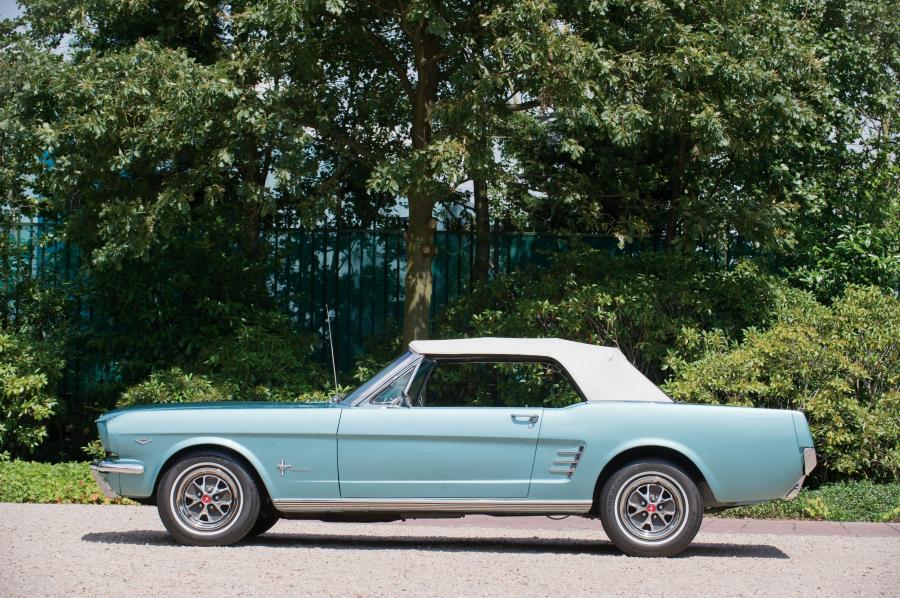  Ford Mustang 289 Convertible 1966 года  (фото 13 из 16)